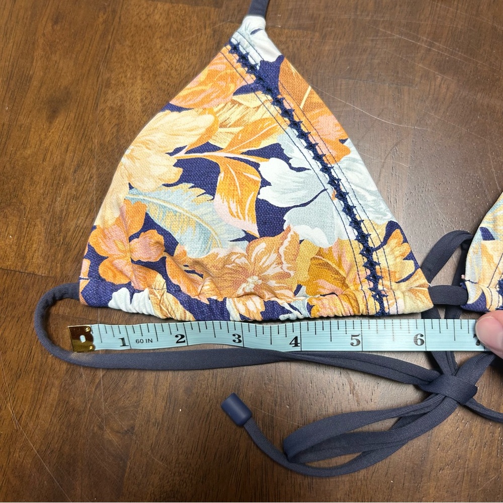 NWT Monte and Lou Paraiso Navy Blue and Orange
Floral String Bikini Set Size 6 - Picture 15 of 16